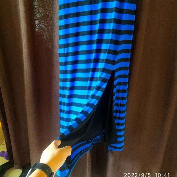 Full length slit dress - Picture 5 of 9